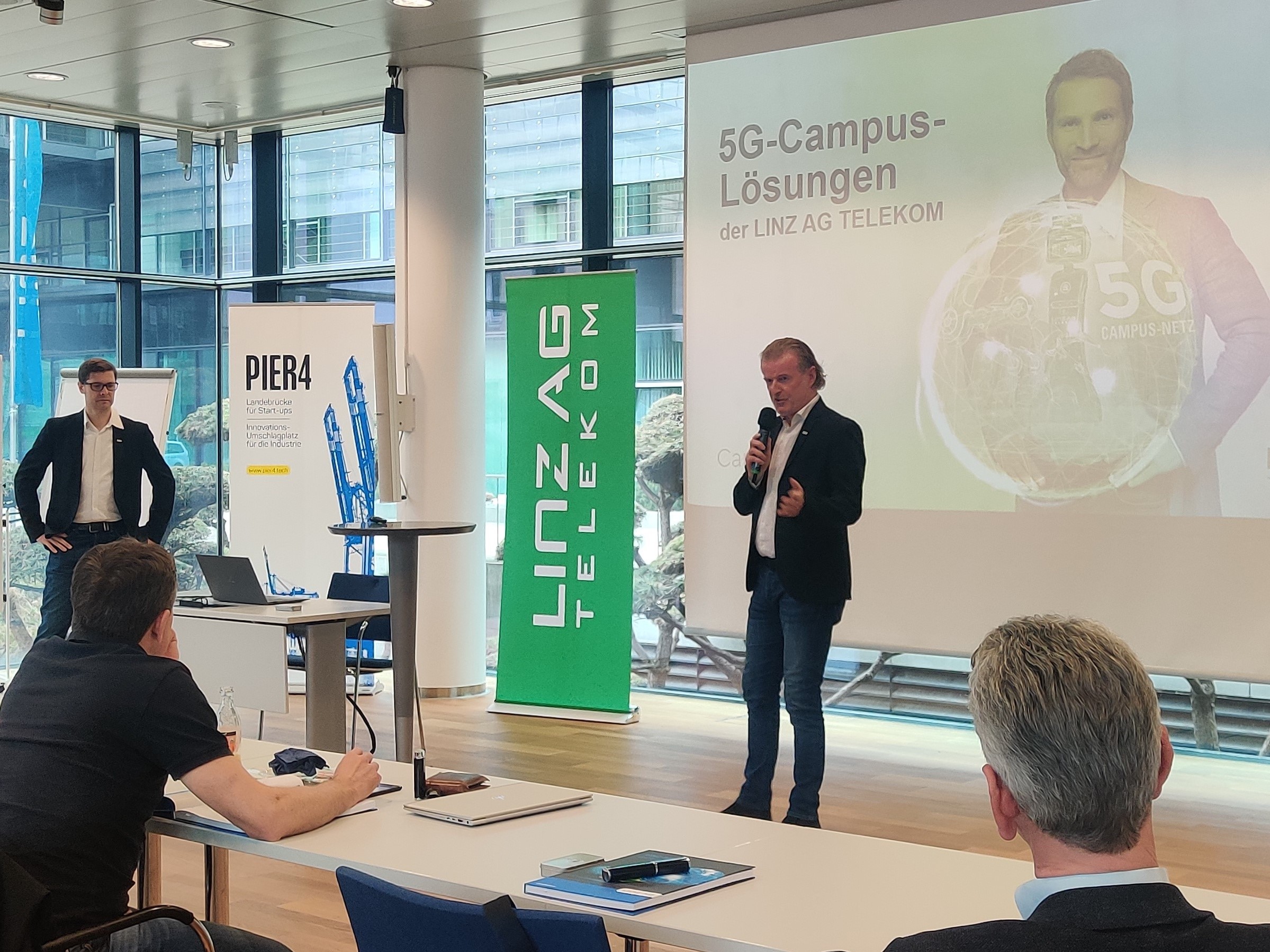 Kurt Brandstätter präsentiert mit der KEBA AG „5G-Campus-Lösungen“.