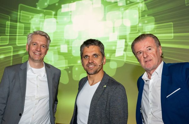 Josef Siligan, Michael Altrichter und Kurt Brandstätter vor grünem Hintergrund.